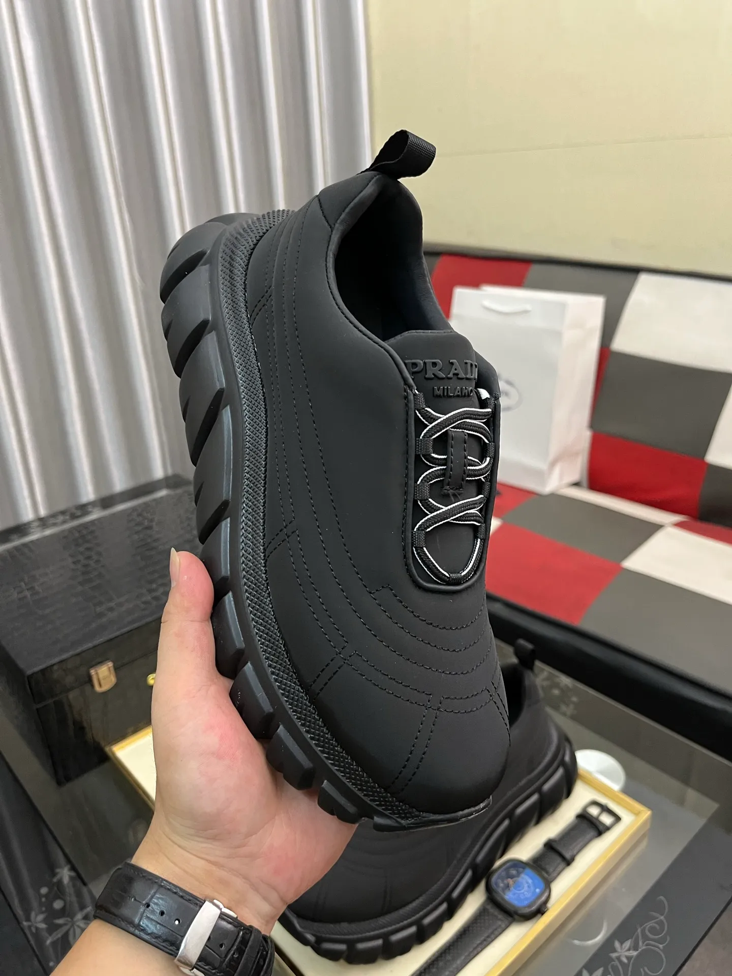 Men's shoes 💰560⌚️⌚️【PRADA】Prada - high-end quality original order 🔍🔍🔍 casual sports shoes - Upper: imported 🔝 Napa calfskin, pebbled calfskin, branded epoxy hollow mesh canvas, shoe body sewn with branded metal fasteners - Lining: water-dyed cowhide - Outsole: ultra-light TPU foam rubber; two-color molded outsole -Ultra-high quality control, fine workmanship, highlighting (high-end, nobility, class) -Size: 38-445️⃣colors available
